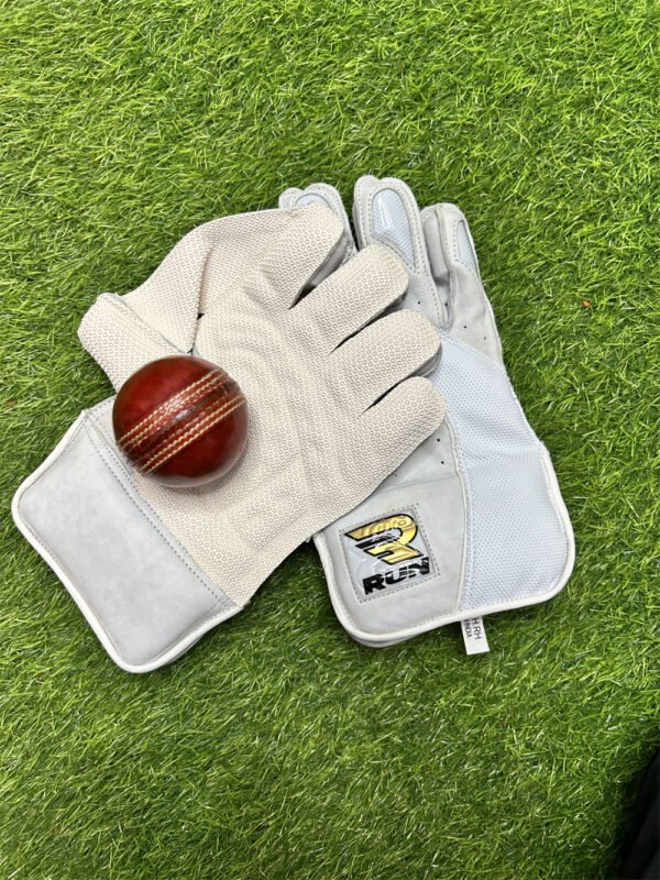 RUN Machine Cricket Wicket-Keeping Pads – Lightweight, Flexible & High-Protection Design